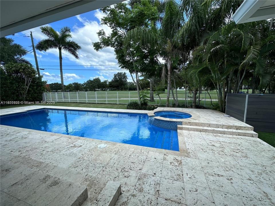 1310 Blue Rd 1310, Coral Gables, Florida 33146, Estados Unidos