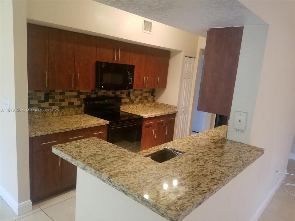 11600 SW 2nd St 18101, Pembroke Pines, フロリダ 33025, アメリカ合衆国