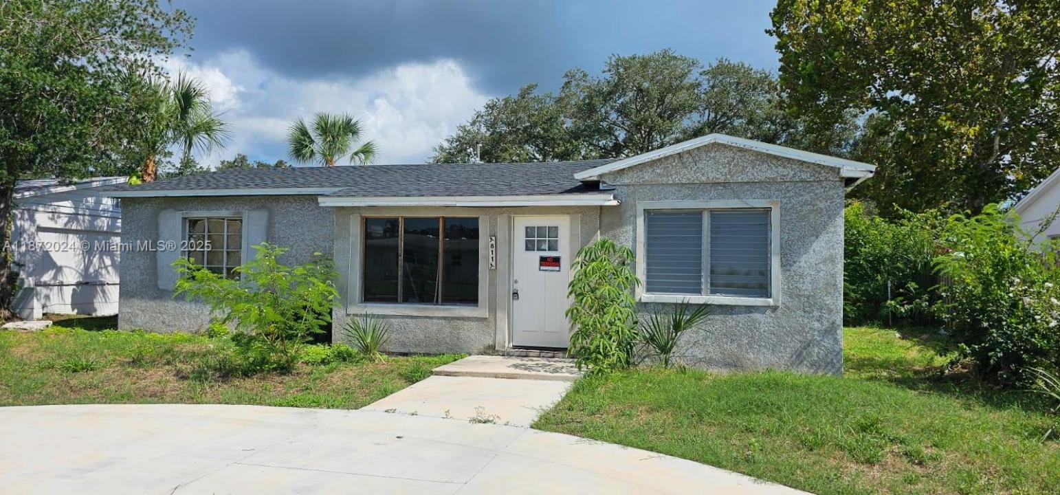 811 40 AVE NE, St Petersburg, Florida 33703, USA