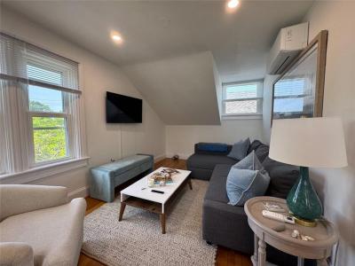 8 Barney Street 3, Newport, רוד איילנד 02840, ארצות הברית של אמריקה