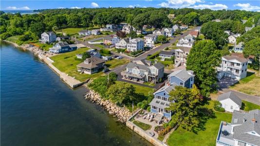 54 Burnett Road, Warwick, Rhode Island 02889