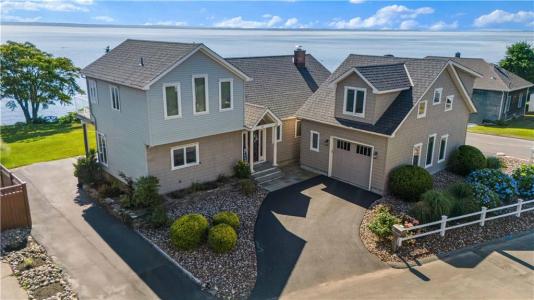 54 Burnett Road, Warwick, Rhode Island 02889