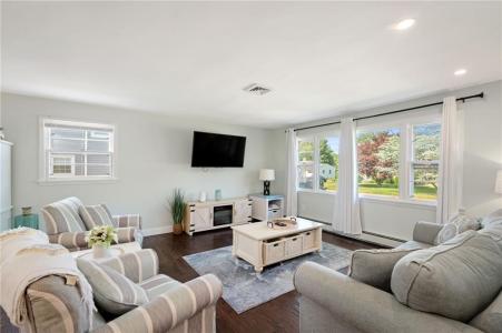 9 Woodlund Avenue, Westerly, Rhode Island 02891