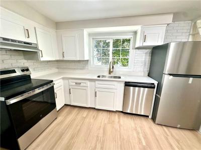 30 Manuel Street, Pawtucket, רוד איילנד 02861, ארצות הברית של אמריקה 