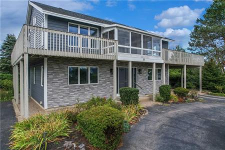 27 Foster Lane, Narragansett, Rhode Island 02882
