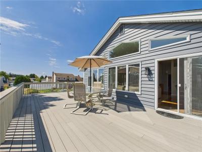 27 Foster Lane, Narragansett, Rhode Island 02882