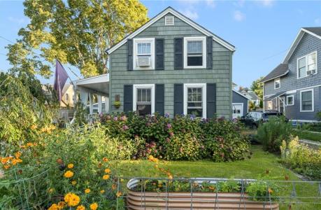12 Pine Street, South Kingstown, Rhode Island 02879