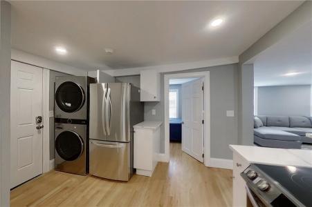 382 Spring Street 2, Newport, Rhode Island 02840, USA