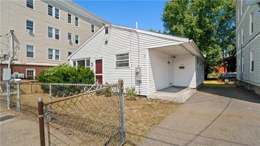 562 Privilege Street, Woonsocket, Rhode Island 02895, USA