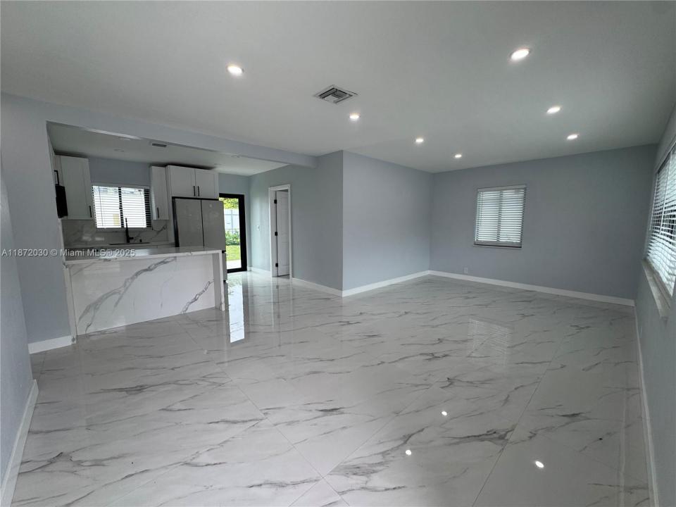 16440 NE 10th Ave, North Miami Beach, Flórida 33162, Estados Unidos