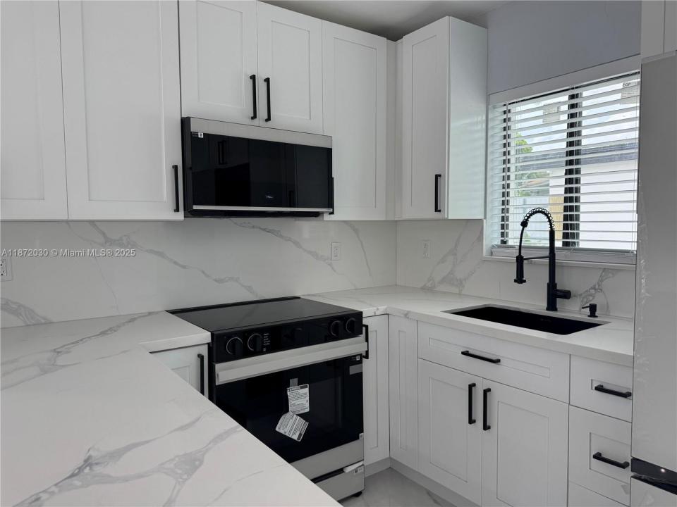 16440 NE 10th Ave, North Miami Beach, Flórida 33162, Estados Unidos