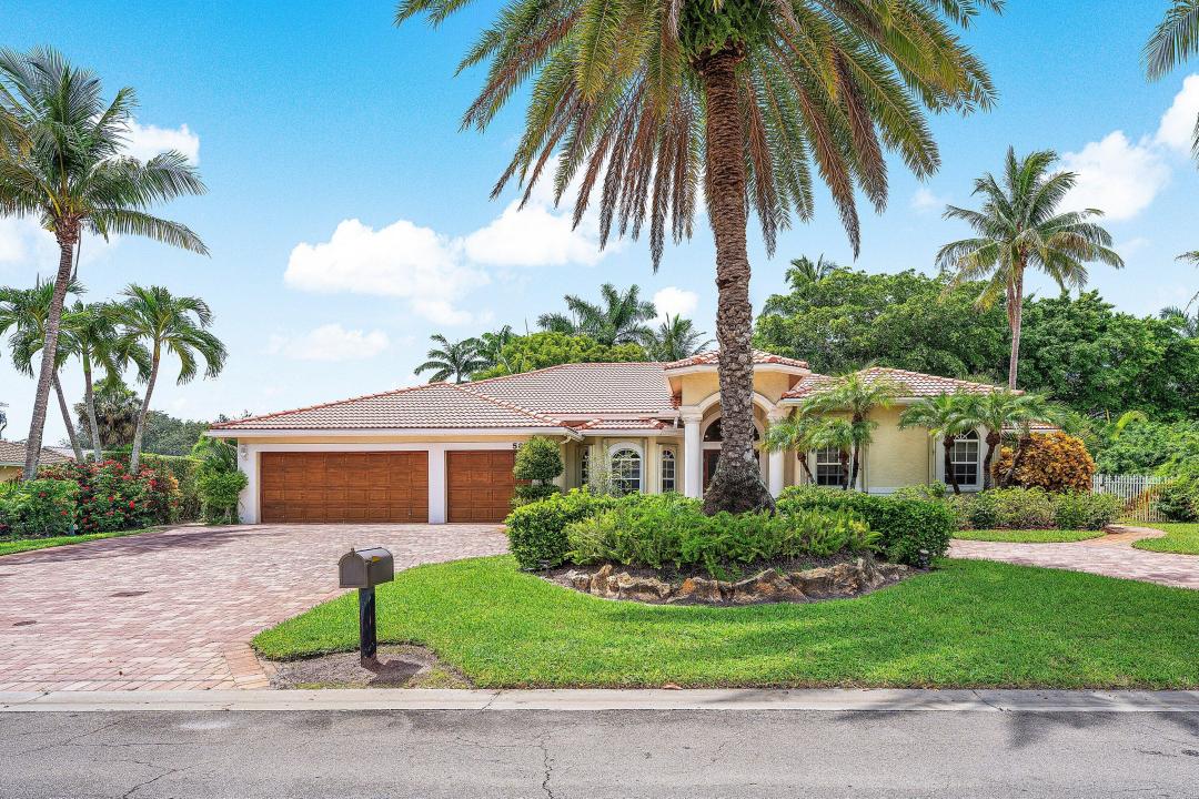 589 N Country Club Drive, City of Atlantis, Atlantis, Florida 33462, USA