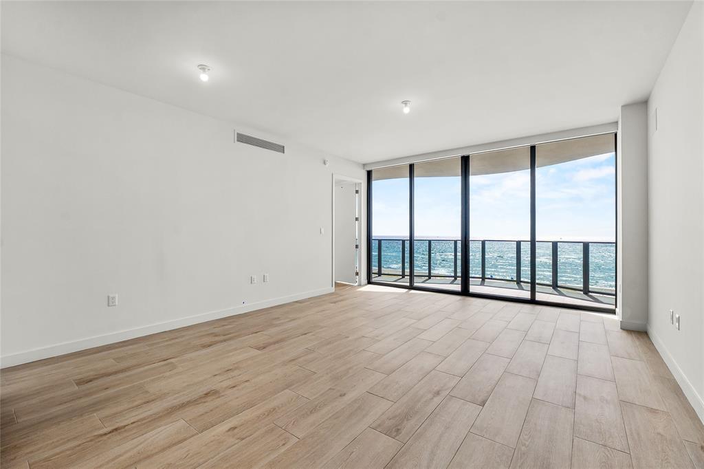 900 N Ocean Blvd. 905, Casamar, Pompano Beach, Florida 33062, USA