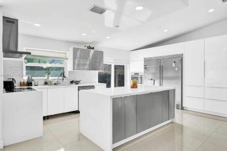 2190 NE 122nd St, North Miami, 佛罗里达州 33181, 美国