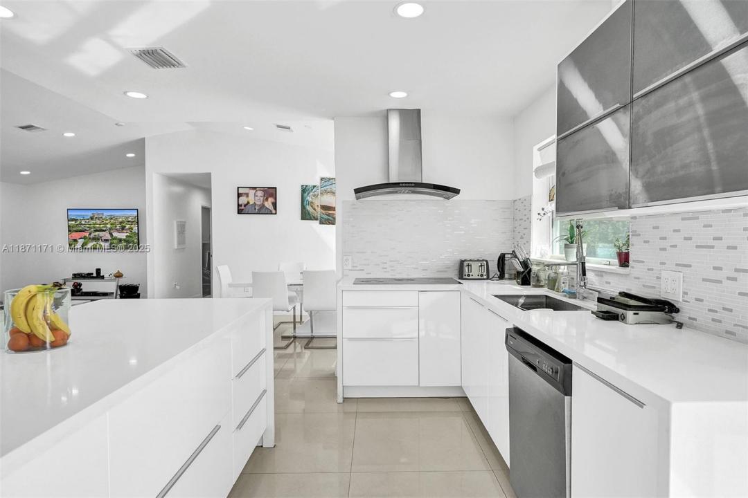 2190 NE 122nd St, North Miami, Floride 33181, États-Unis