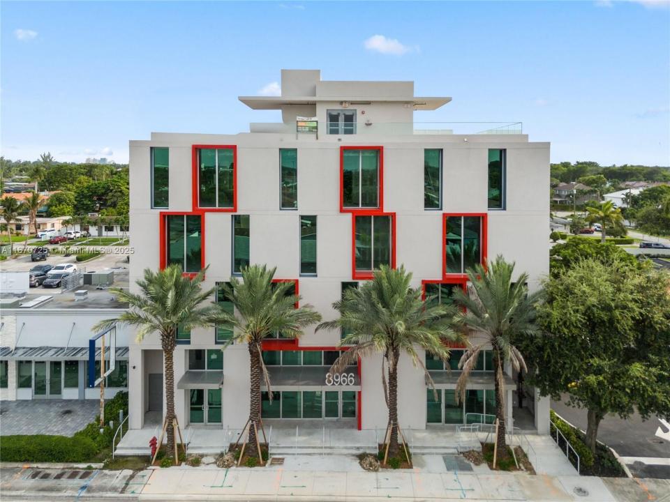 8966 SW 40th St, Miami, Florida 33165
