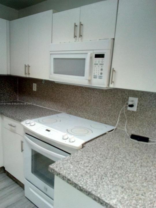 550 SW 115th Ave 403H, Sweetwater, Florida 33174
