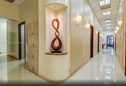 3800 S Ocean Dr G3, Hollywood, Florida 33019, USA