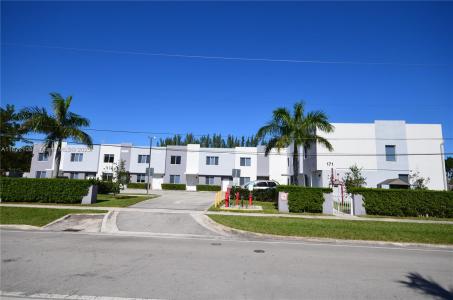 170 NW 158th St 7, Miami, Florida 33169, USA
