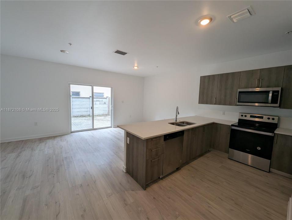 170 NW 158th St 7, Miami, Florida 33169