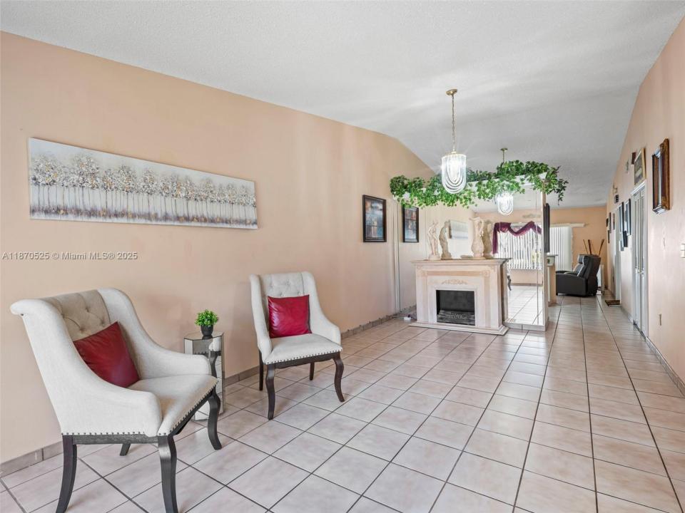 10211 NW 128th Ter, Hialeah Gardens, Флорида 33018, Соединенные Штаты