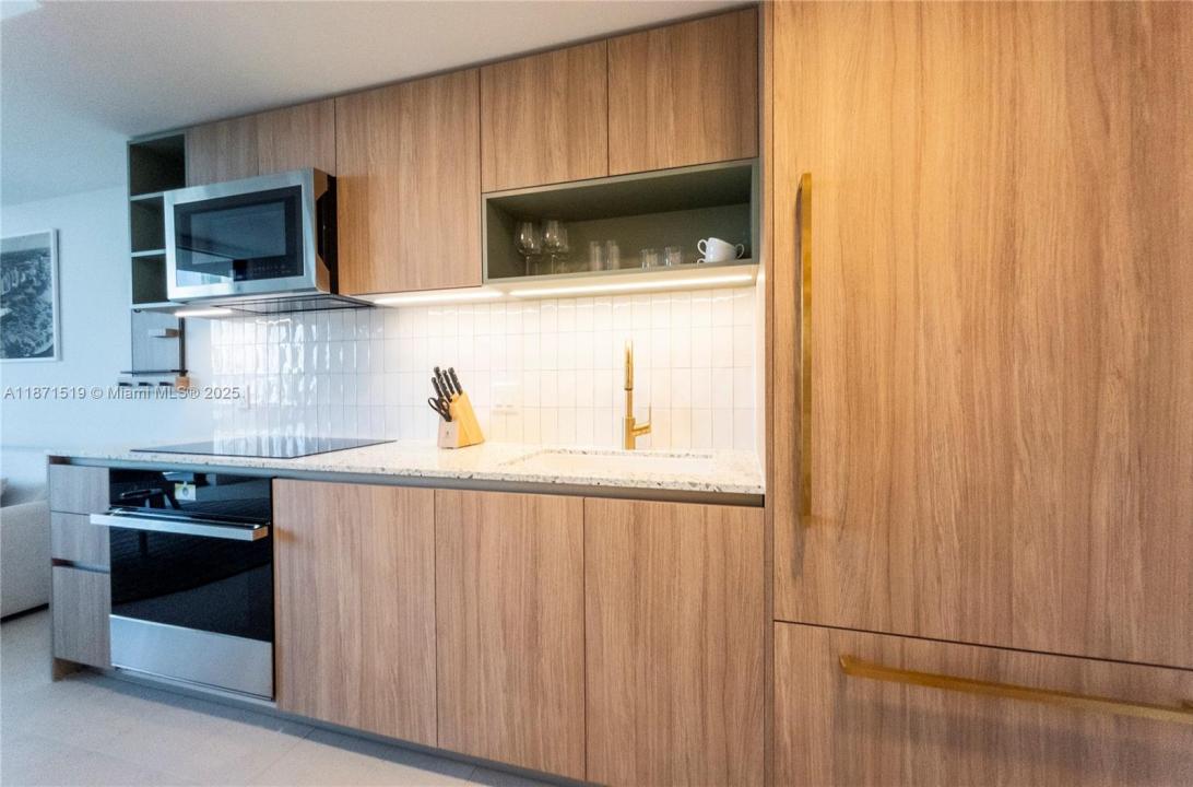 159 NE 6th St 2508, Miami, フロリダ 33132, アメリカ合衆国