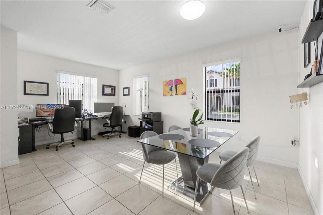 9287 W 33rd Ln, Hialeah, Florida 33018