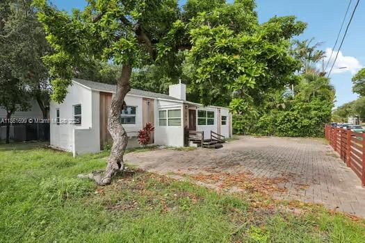 666 NE 62nd St, Miami, フロリダ 33138, アメリカ合衆国