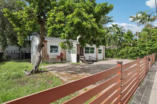 666 NE 62nd St, Miami, フロリダ 33138, アメリカ合衆国