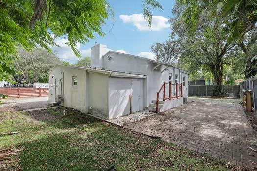 666 NE 62nd St, Miami, フロリダ 33138, アメリカ合衆国