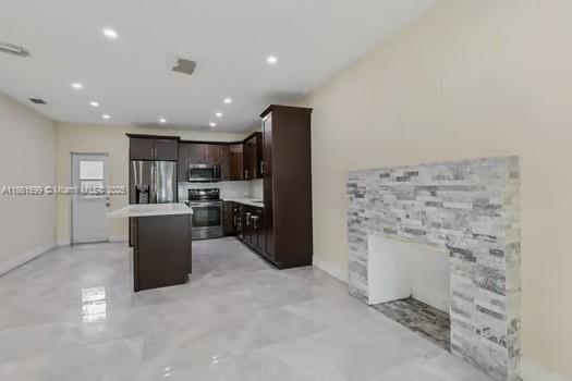 666 NE 62nd St, Miami, フロリダ 33138, アメリカ合衆国