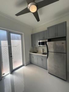 8819 NW 169th Ter Efficiency, Miami Lakes, Florida 33018, USA