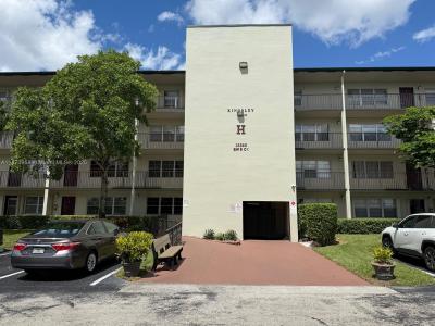 13355 SW 9th Ct 415H, Pembroke Pines, Florida 33027, USA