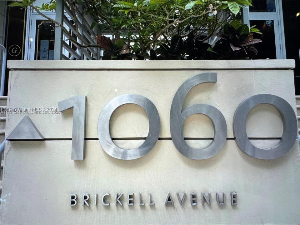 1060 Brickell Ave 1905, Miami, Florida 33131
