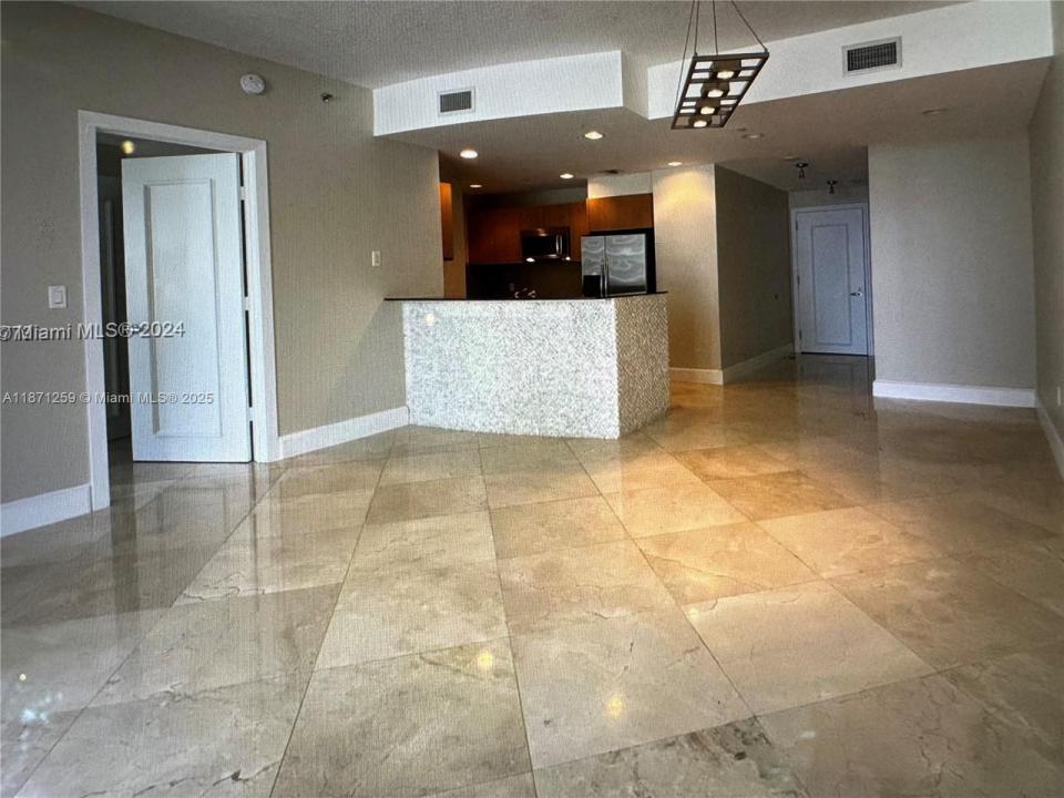 1060 Brickell Ave 1905, Miami, Florida 33131