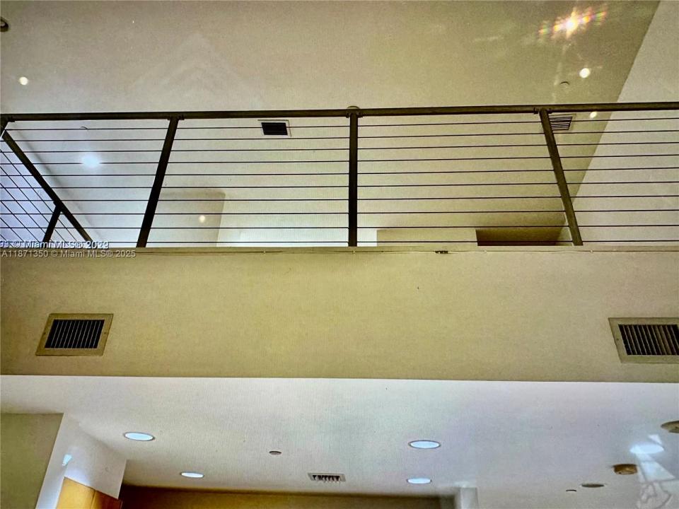 1050 Brickell Ave 1816, Miami, Floride 33131, États-Unis