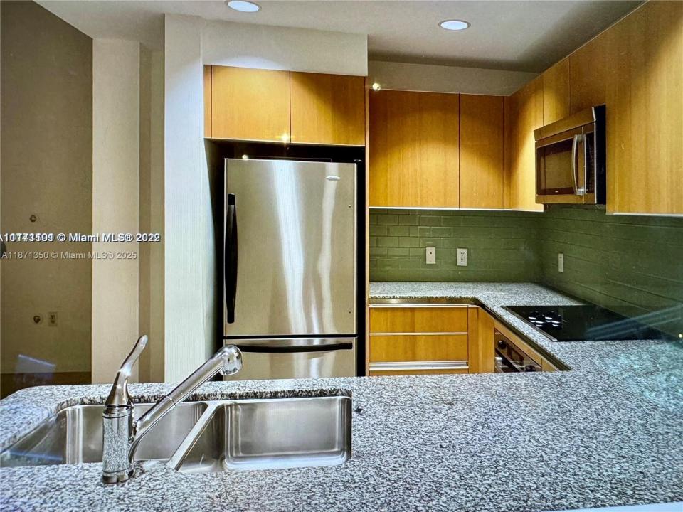 1050 Brickell Ave 1816, Miami, Floride 33131, États-Unis