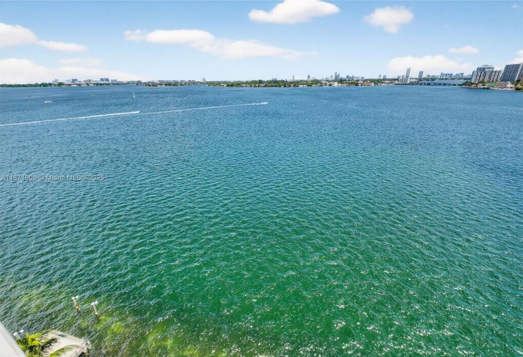 7935 East Dr 1104, North Bay Village, Floryda 33141, USA