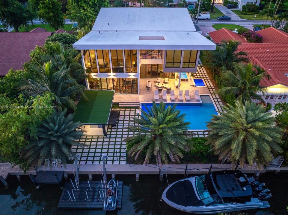 521 Holiday Dr, Hallandale Beach, Florida 33009, Estados Unidos