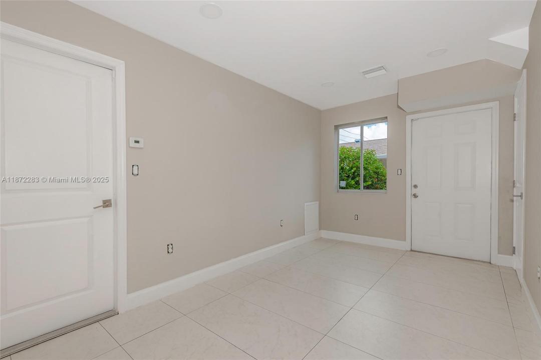 811-817 NW 3rd Ave, Fort Lauderdale, Флорида 33311, Соединенные Штаты