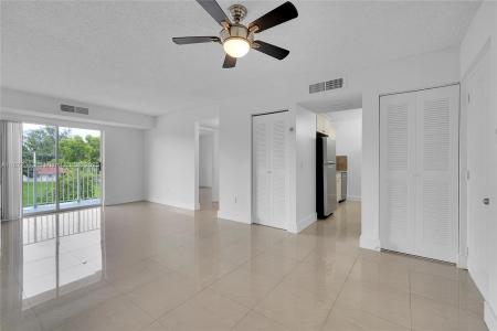 8260 SW 210th St 201, Cutler Bay, Florida 33189, USA