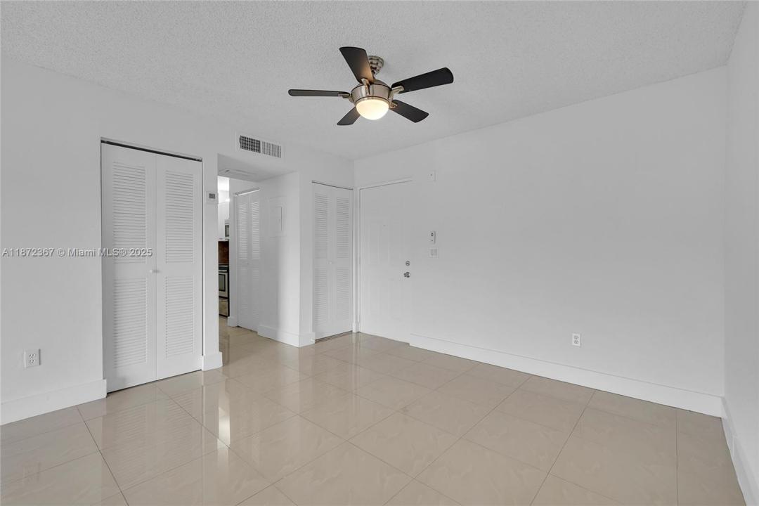 8260 SW 210th St 201, Cutler Bay, Florida 33189, HOA KỲ