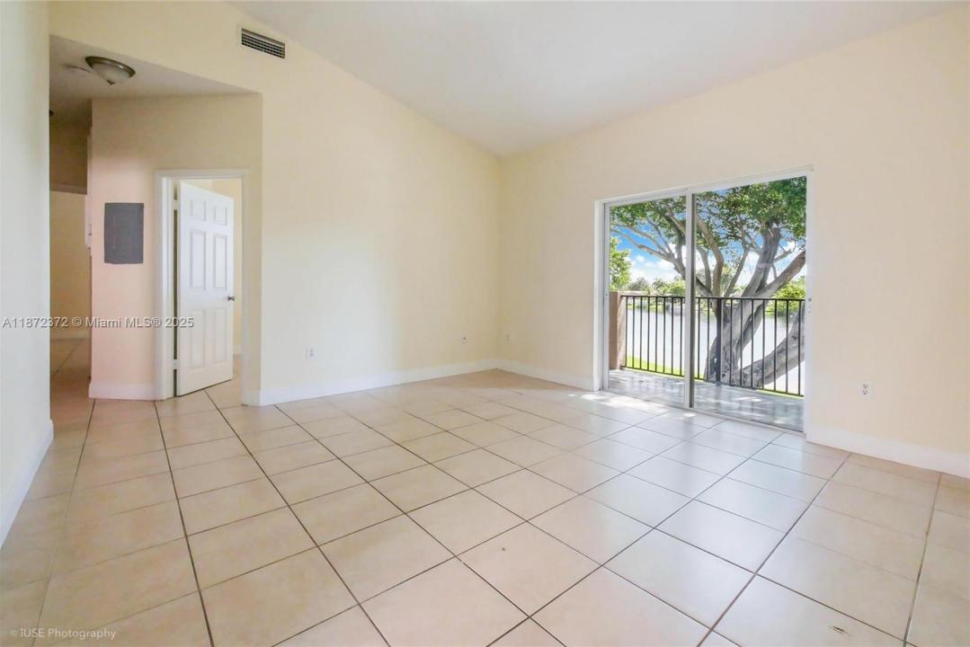 1941 NW 96th Ter 8L, Pembroke Pines, Florida 33024