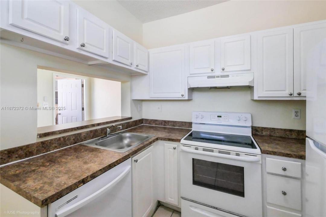 1941 NW 96th Ter 8L, Pembroke Pines, Florida 33024