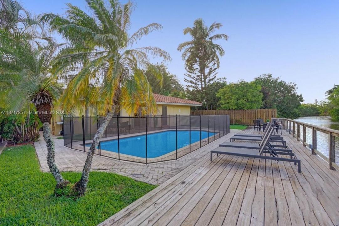 755 NW 35th St, Oakland Park, فلوريدا 33309, الولايات المتحدة