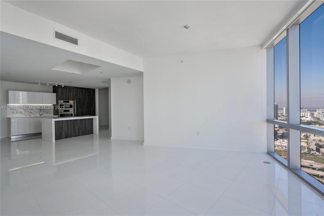 851 NE 1st Ave 3203, Miami, Floride 33132, États-Unis
