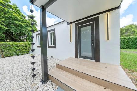 5291 SW 5th St, Miami, Florida 33134, USA