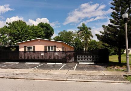 612 NW 10th Ter C, Fort Lauderdale, Florida 33311, USA