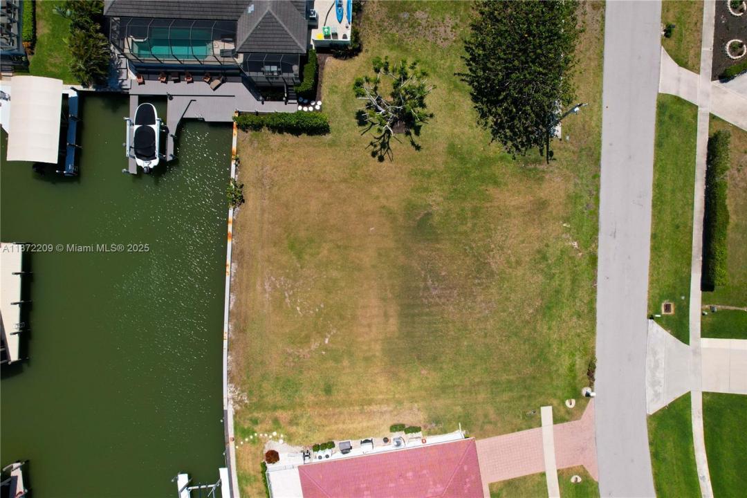 903 Juniper Ct, Marco Island, Florida 34145