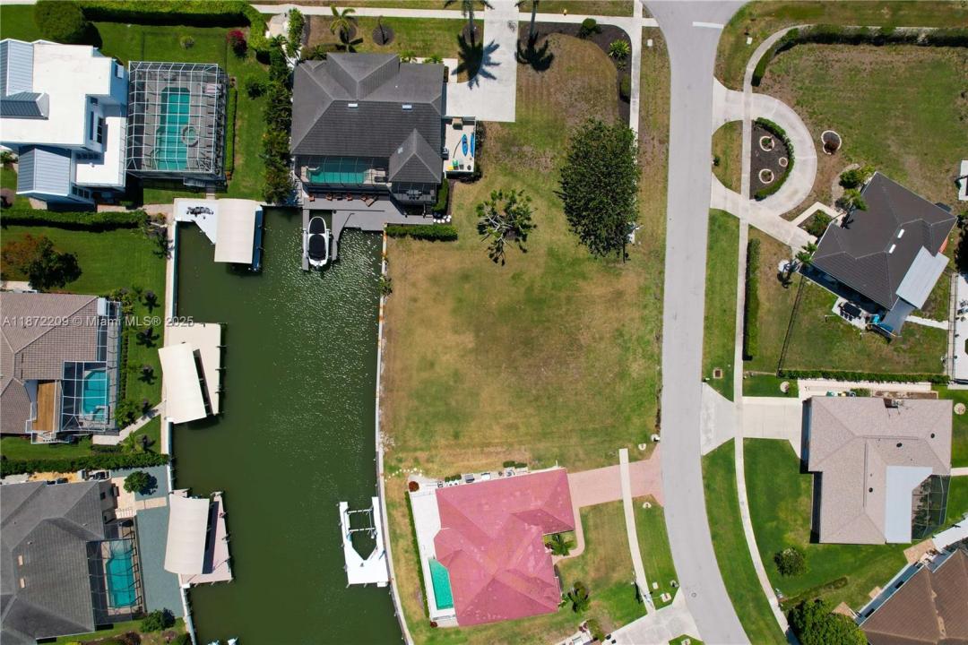 903 Juniper Ct, Marco Island, Florida 34145